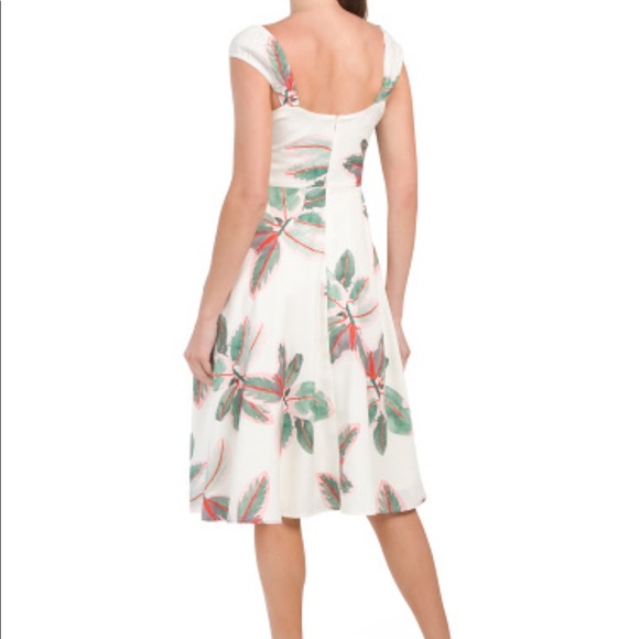 🌸 HUTCH Garner dress - Picture 2 of 5